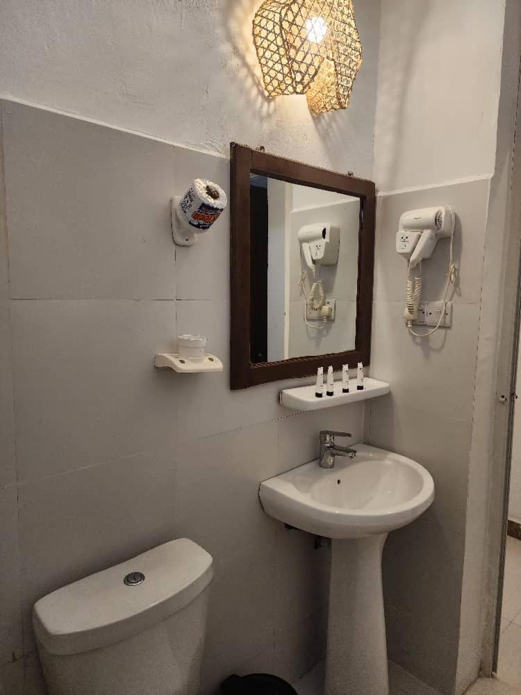 Varadero Zanzibar Hotel&restaurant 4*